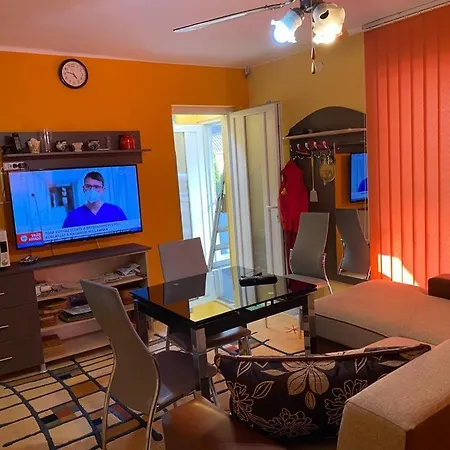 Ani Villa *