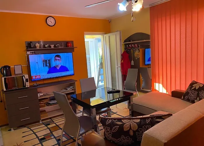 Ani Villa *